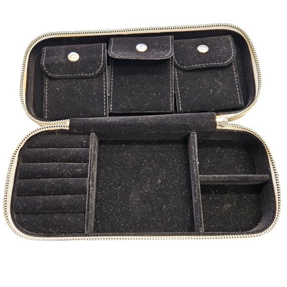 Pandora Jewelry Box Organizer/Trablvel case. - Picture 2 of 2